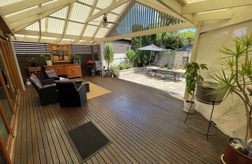 Walkerville House | Stunning Cottage on Warwick - 4Bdrm Home - Near City