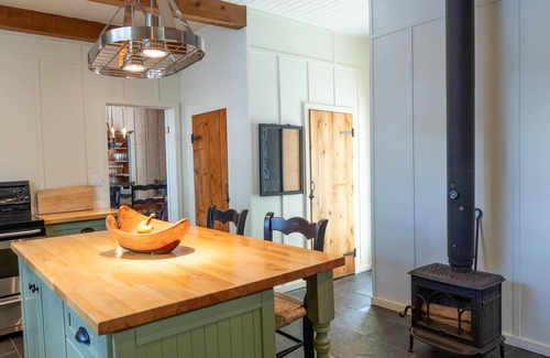 Rosseau Cottage | Stunning Cottage on North Rosseau! Incredible Sunsets! Boathouse! Foosball!