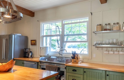 Rosseau Cottage | Stunning Cottage on North Rosseau! Incredible Sunsets! Boathouse! Foosball!