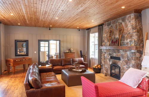 Rosseau Cottage | Stunning Cottage on North Rosseau! Incredible Sunsets! Boathouse! Foosball!