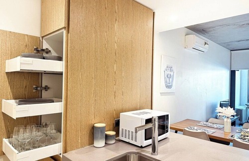 Melbourne Apartment | Stunning courtyard 2BR1BA North Melbourne+Parking