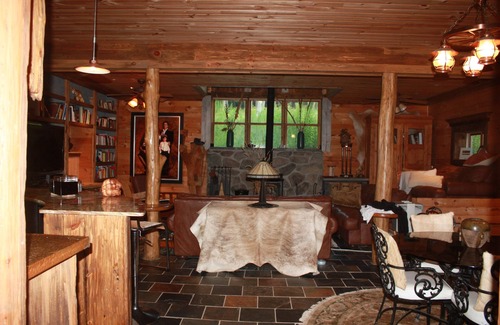Lexington House | Stunning Custom Built Lodge on Secluded Streamside Acreage w/Breathtaking Views