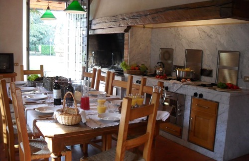 Gambassi Terme Villa | Stunning Detached Villa with Private Pool and AC