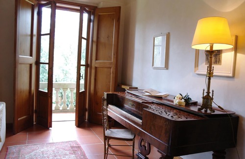 Gambassi Terme Villa | Stunning Detached Villa with Private Pool and AC
