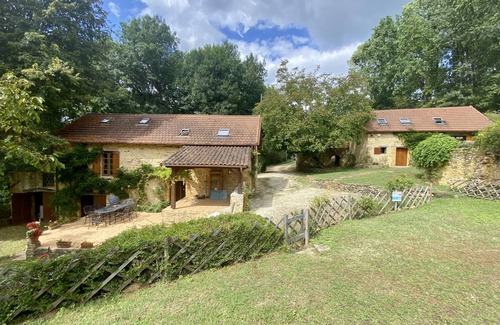 Saint-Pompont House | Stunning Dordogne Holiday House and private heated pool.