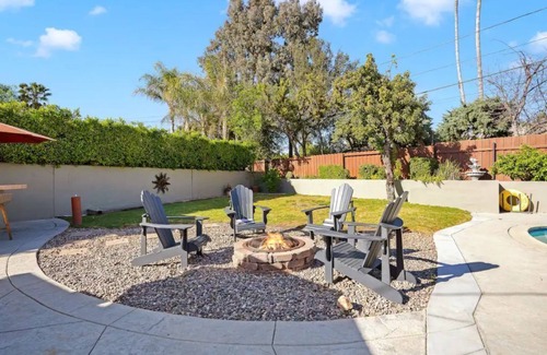 Woodland Hills House | Stunning Entertainers dream Home w/Pool Hot-tub