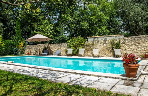 Pernes-les-Fontaines House | Stunning farmhouse with heated private pool in Provence