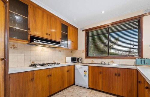 Canadian House | Stunning Family Friendly 4BR Holiday Home