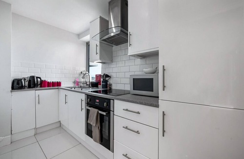 Chelsea Apartment | Stunning Flat in Chelsea, Kings Road with Balcony