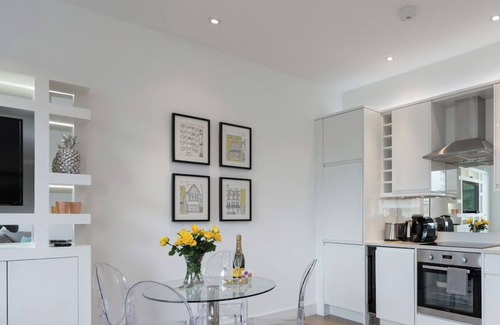 Holland Park Apartment | Stunning Flat in Notting Hill - 5 min walk to Hyde Park and Portobello Road!