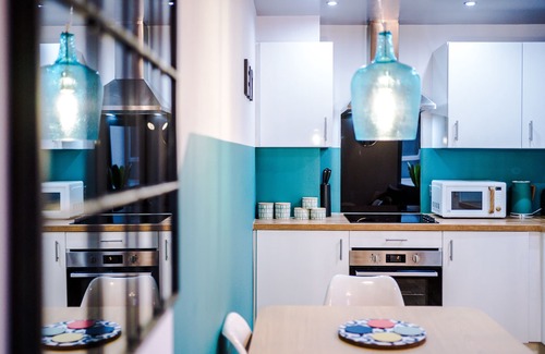 Liverpool Apartment | Stunning Flat with Allocated Free Parking Space