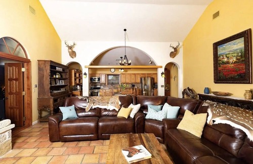 Fredericksburg Other | Stunning Fredericksburg Ranch House with Pool and Hot Tub!