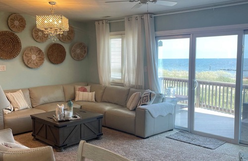 Cottage Line House | Stunning Furnished Beachfront Townhouse in Oceanview