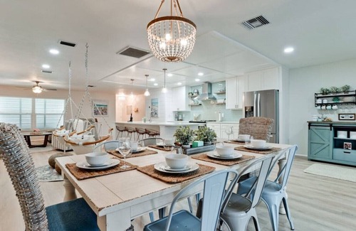 Bradenton House | 🌟 STUNNING!- Game Room, Pool, Beaches & Full Remodel!