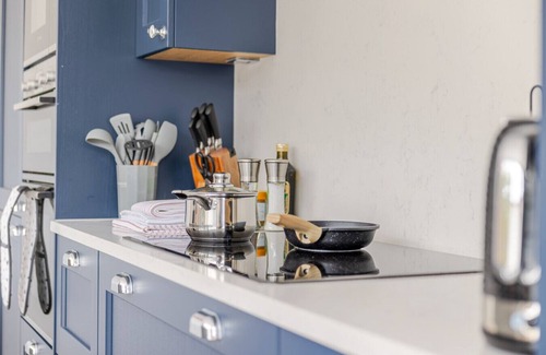 Leamington Spa Apartment | Stunning Townhouse & Basement in Leamington Spa