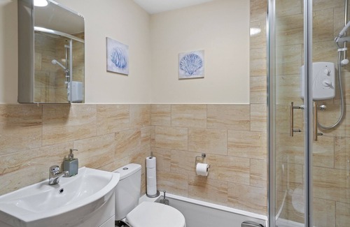 New Forest District Condo | Stunning Gems of Southampton - 23E