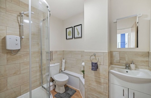 New Forest District Condo | Stunning Gems of Southampton - 23B