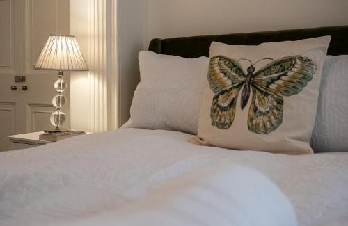 Bath Apartment | Stunning Georgian Apartment in Grosvenor Place!
