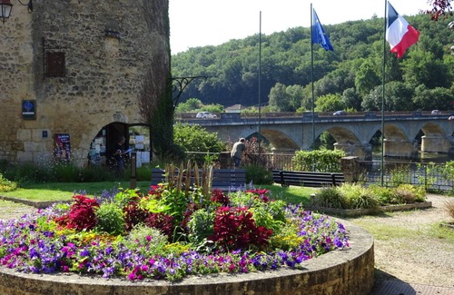 Lalinde Cottage | Stunning Gite in the Dordogne countryside, 30 minutes from Bergerac