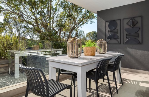 Green Point Apartment | Stunning Green Point Apartment , Patio + Fast WiFi