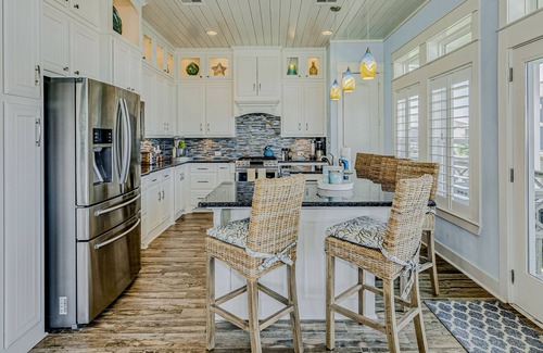 Port Bolivar House | Stunning | Gulf Views | Hot Tub | Group Ready