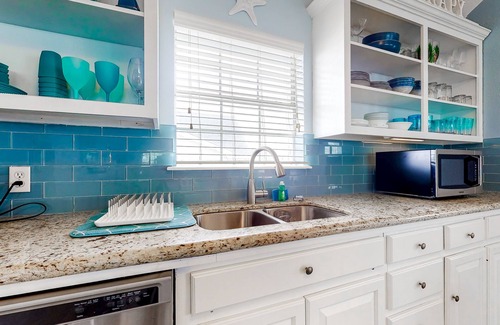 Freeport House | Stunning | Gulf Views | Large Deck | Dog Haven