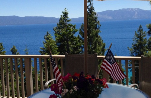 Tahoma House | Stunning high sierras and Lake Tahoe views!
