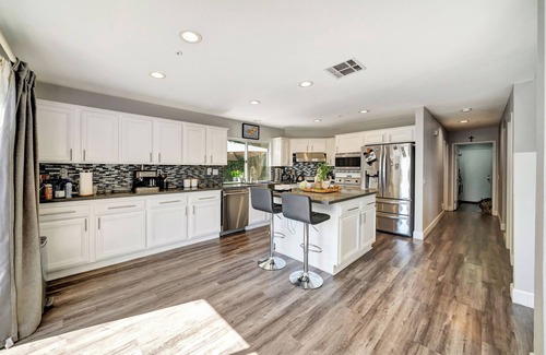 Los Angeles County House | Stunning Hilltop 5BR W/View & Hot Tub!
