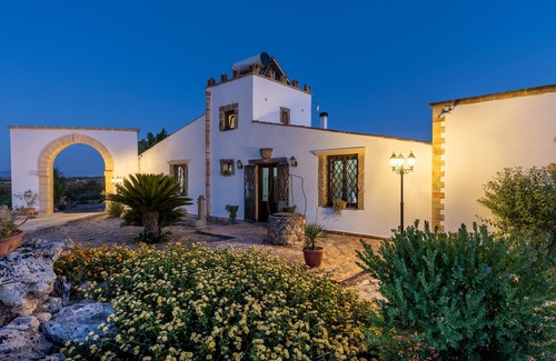 Castelvetrano Villa | Stunning Historic Villa With Private Pool