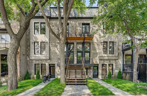 Plateau Mont Royal Apartment | Stunning Historic Apartment with Parc Lafontaine View
