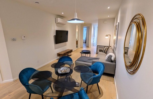 Plateau Mont Royal Apartment | Stunning Historic Apartment with Parc Lafontaine View
