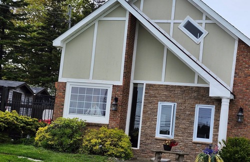 Ketch Harbour House | Stunning home away from home with a pretty view of the ocean, close to Halifax,