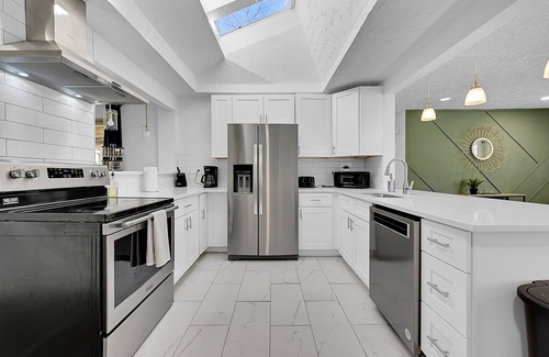 Eiber House | Stunning Home Close to Downtown, Skiing & Red Rocks