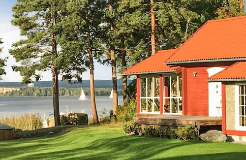 Arvika House | Stunning home in Arvika with kitchen