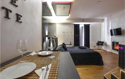 Old Town House | Stunning Home In Catania With Sauna