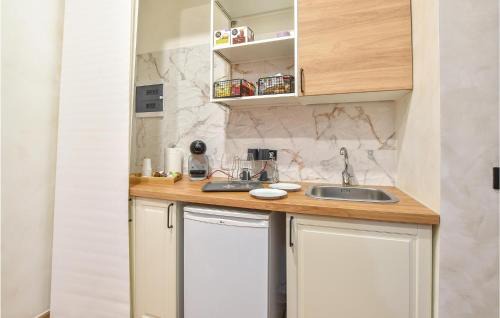 Old Town House | Stunning Home In Catania With Sauna