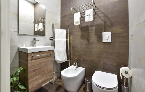 Old Town House | Stunning Home In Catania With Sauna