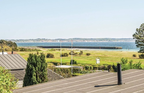 Lyngsbæk Strand House | Stunning home in Ebeltoft with kitchen