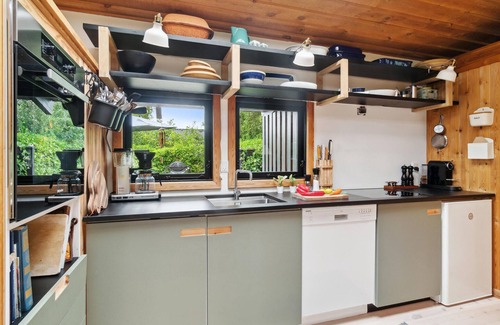 Øer Strand House | Stunning home in Ebeltoft with kitchen