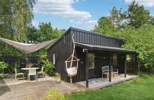 Øer Strand House | Stunning home in Ebeltoft with kitchen