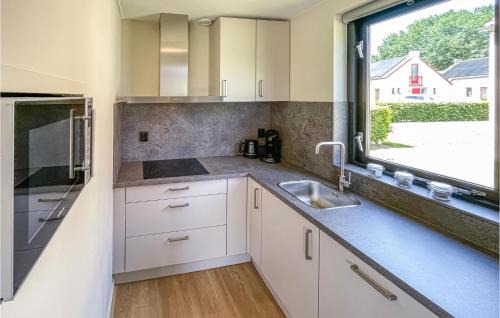 Ewijk House | Stunning Home In Ewijk With Kitchen