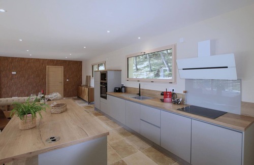 Suze-la-Rousse House | Stunning home in Suze la Rousse