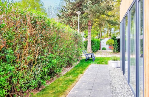 Heinkenszand House | Stunning home in Heinkenszand with WiFi