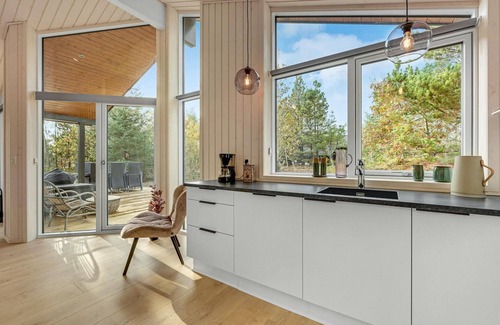 Henne House | Stunning home in Henne with kitchen
