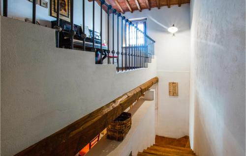 Mazzolla House | Stunning Home In Mazzolla With Wifi