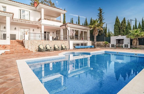 Monda House | Stunning home in Monda with WiFi