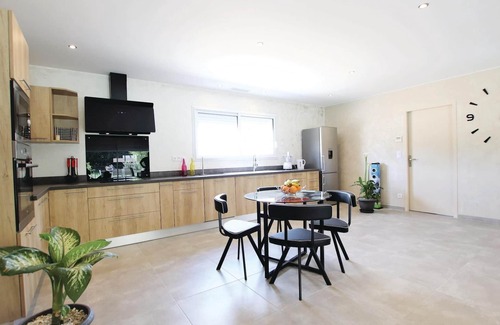 Monteux House | Stunning home in Monteux
