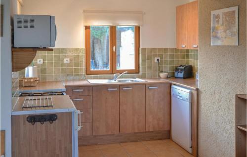 Noyant-Villages House | Stunning Home In Parcay Les Pins