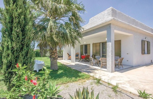 Porto Palo House | Stunning home in Porto Palo with WiFi