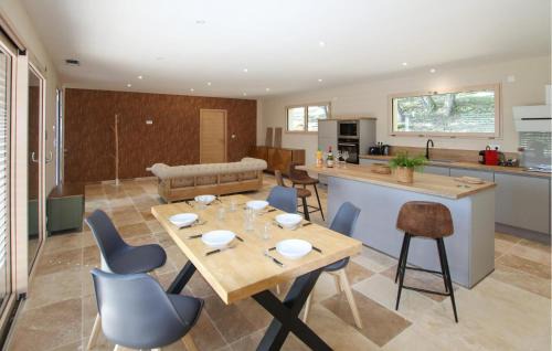 Suze-la-Rousse House | Stunning Home In Suze La Rousse